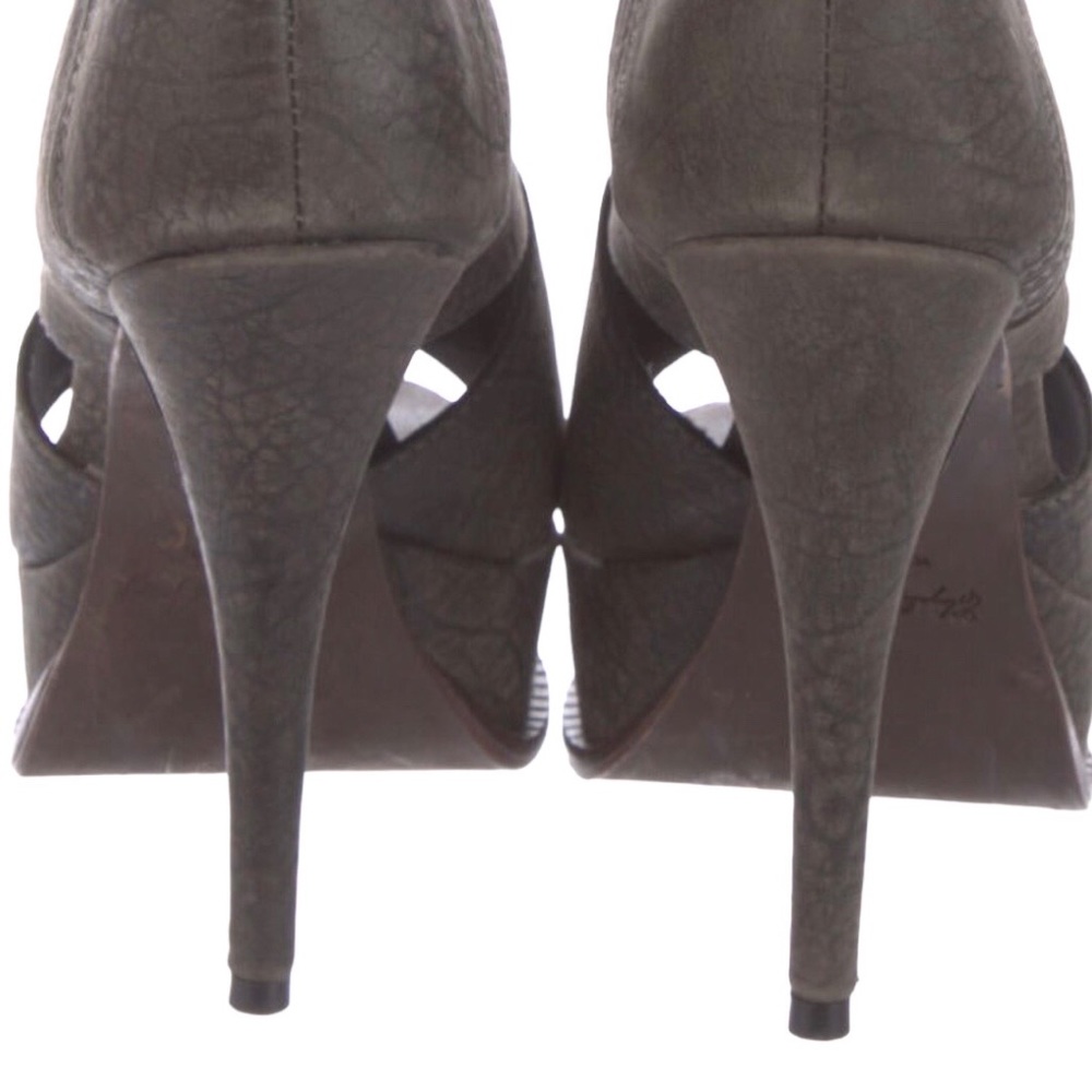 Elizabeth and James Leather Animal Print Pumps Heels Straps Size 8 B - Picture 5 of 9